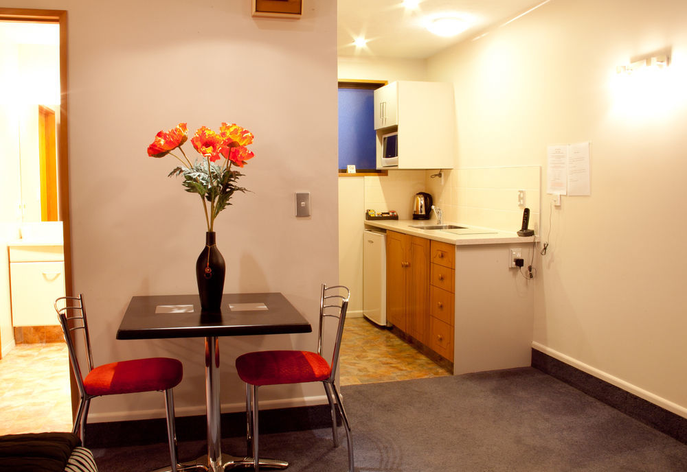 Strathern Motor 4* Christchurch
